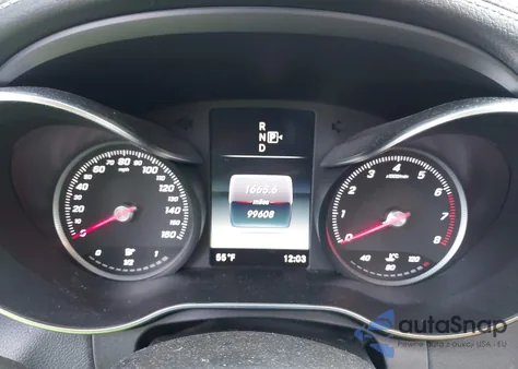 2015 Mercedes-Benz C 400 4Matic z USA, uszkodzony, nr VIN 55SWF6GB4FU003365